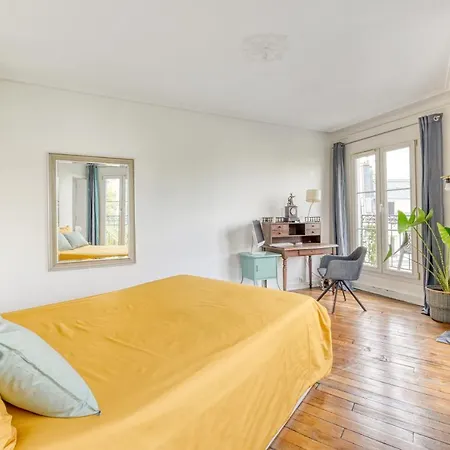 Stunning 2br + Balcony + View Appartamento *