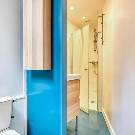 Stunning 2br + Balcony + View Appartamento Parigi